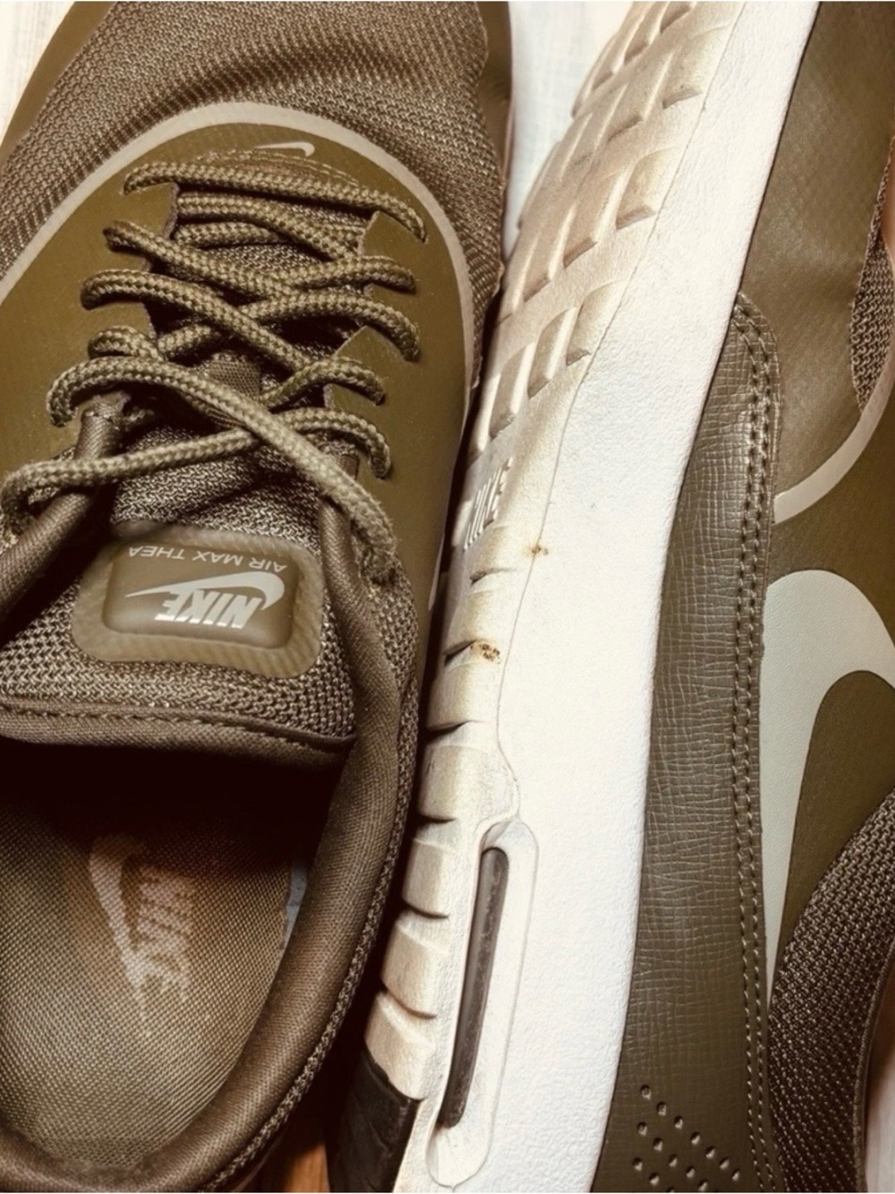 Nike Women’s Air Max Thea Olive and White Athletic Sneakers Lightweight Comfy - Picture 3 of 5